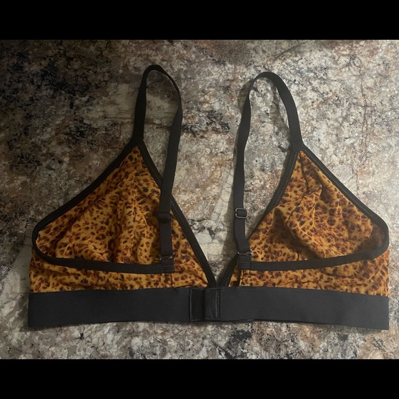 Old Navy Bralette 🐆 - Picture 6 of 7